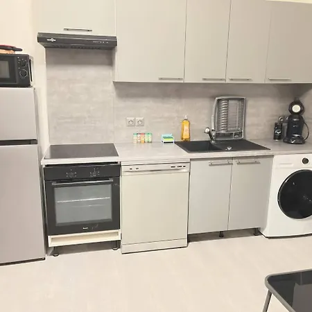Kerinou Dans Immeuble Avec Interphone Apartman *
