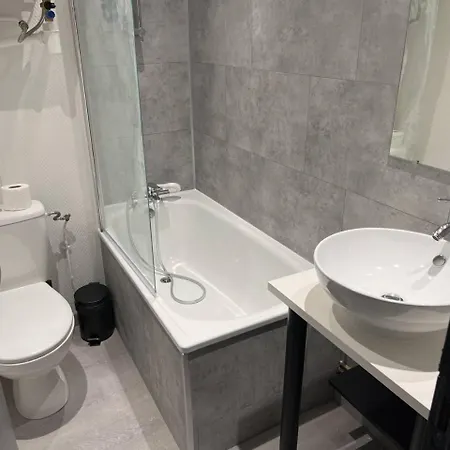 Kerinou Dans Immeuble Avec Interphone Apartman Breszt