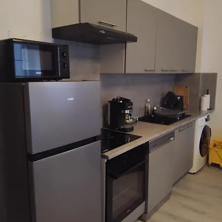 Kerinou Dans Immeuble Avec Interphone Brest