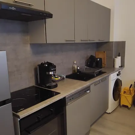 Kerinou Dans Immeuble Avec Interphone *