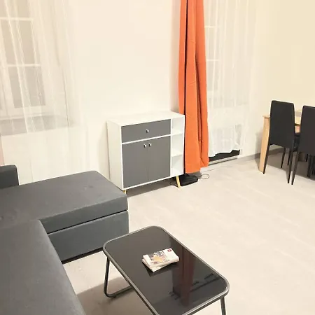 Kerinou Dans Immeuble Avec Interphone * Brest