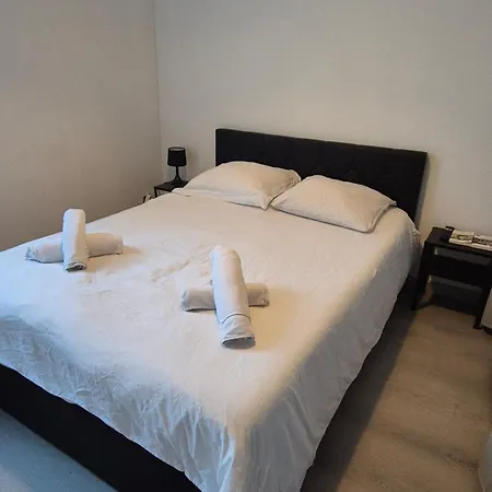 Kerinou Dans Immeuble Avec Interphone Brest